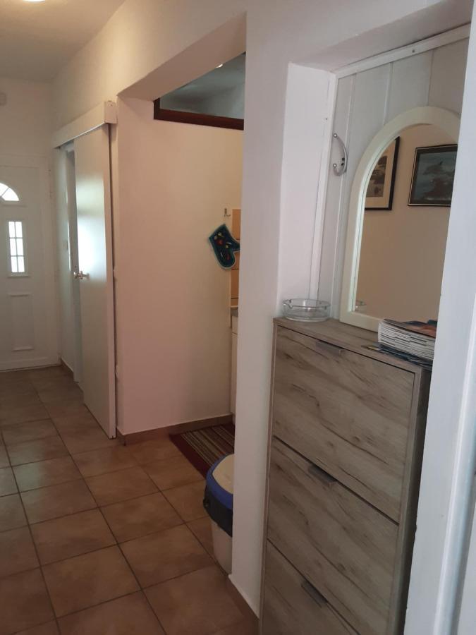 Apartment Vesna Milna  Buitenkant foto