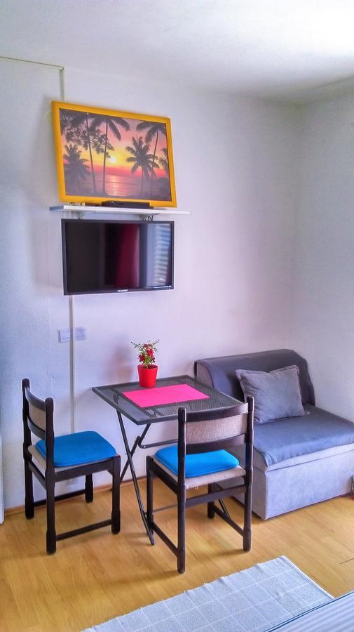 Apartment Vesna Milna  Buitenkant foto